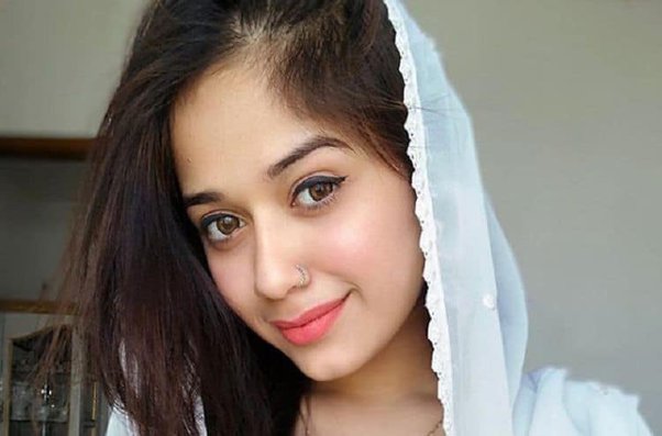 Jannat Zubair Education